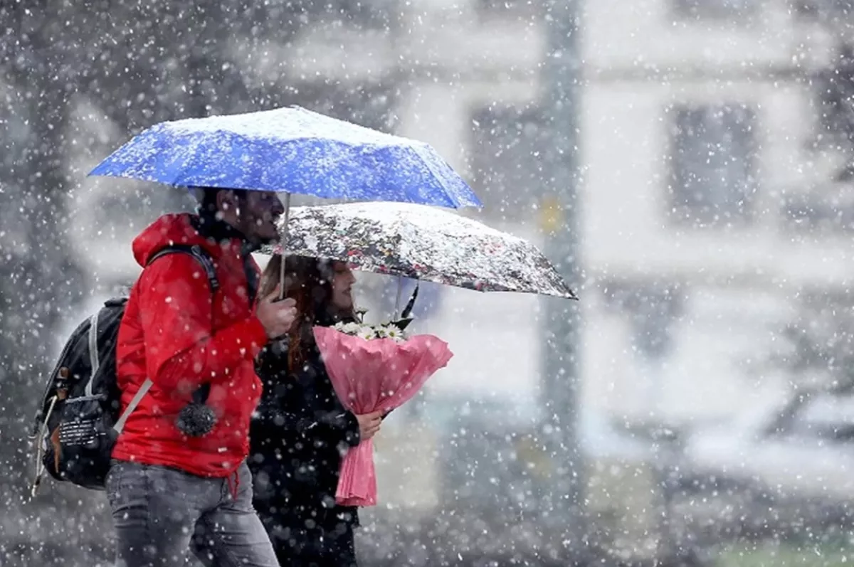 METEOROLOJİ SON DAKİKA: İstanbul'un 4 ilçesinde kar yağışı: Uyarılar peş peşe!