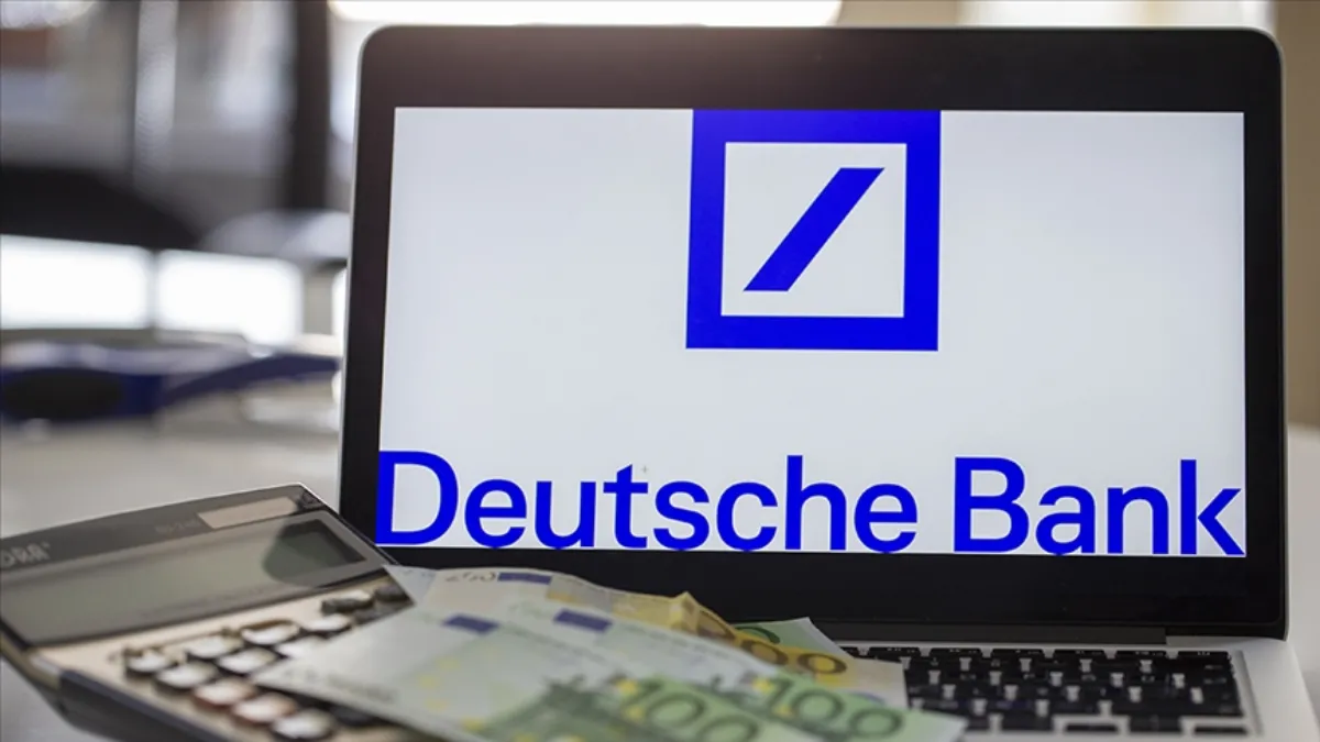 Yüksek maliyetler Deutsche Bank'ı vurdu: Karı beklentilerin altında kaldı