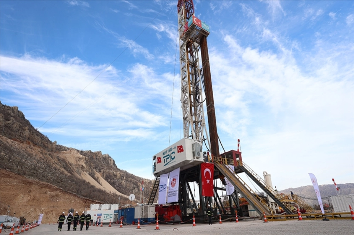 Gabar'da günlük petrol üretimi 35 bin varille rekor kırdı