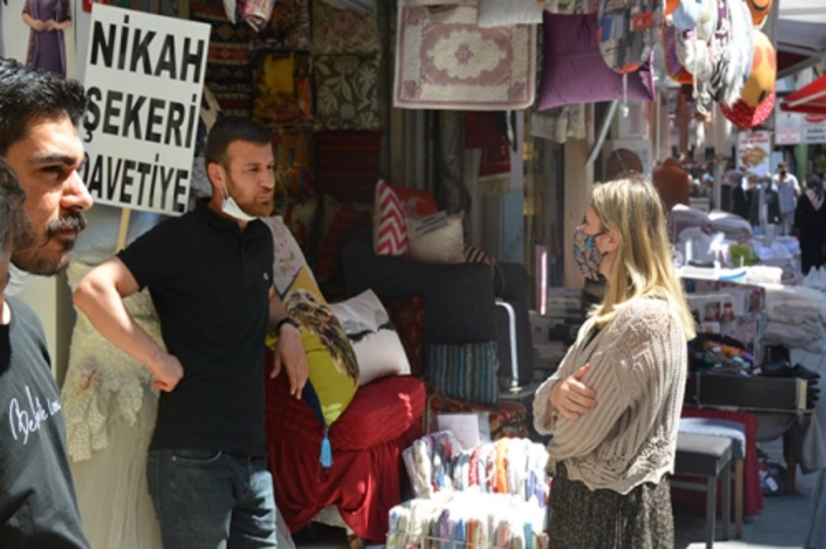 Tüketici ve esnaf düğün hazırlığında