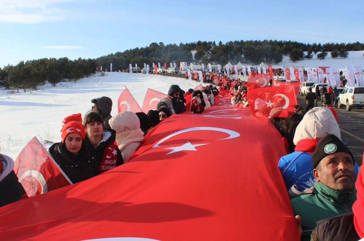 Türk genci, Sarıkamış'ta atalarının izinde