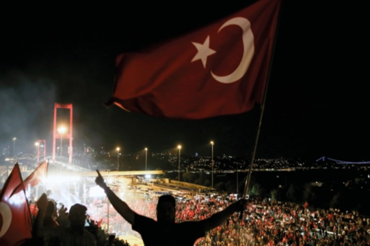 İTO ve AA iş birliğiyle Demokrasinin Zaferi 15 Temmuz fotoğraf sergisi