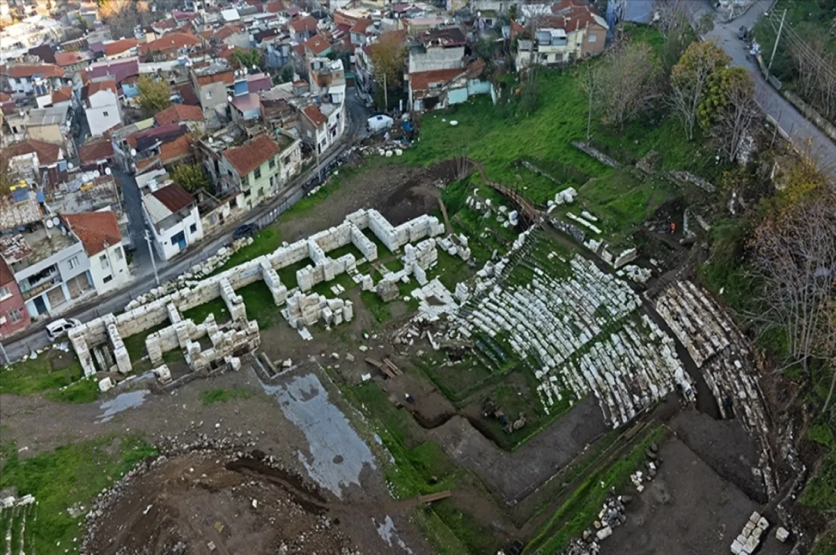 Türkiye'nin kolezyumu ortaya çıktı: İzmir'in göbeğindeymiş