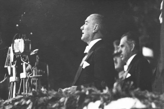 Atatürk'ün ebediyete intikalinin 86. yılı: Saat 9'u 5 geçe hayat durdu