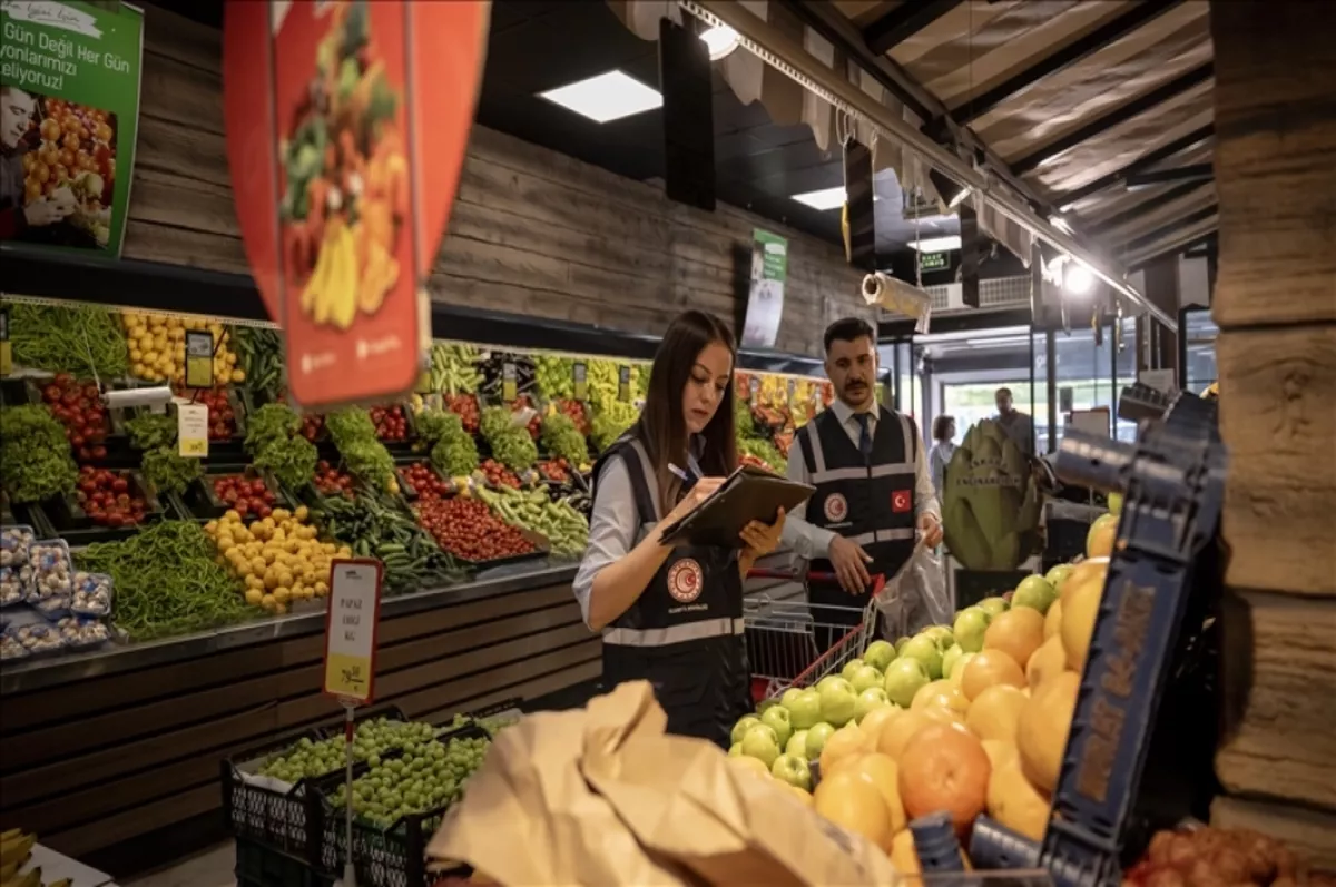 Ticaret Bakanlığı ekipleri Kurban Bayramı öncesi marketleri denetledi