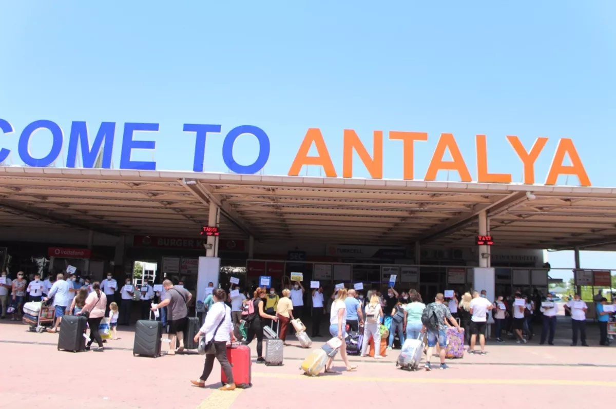 Antalya'ya gelen turist sayısında tüm zamanların rekoru kırıldı