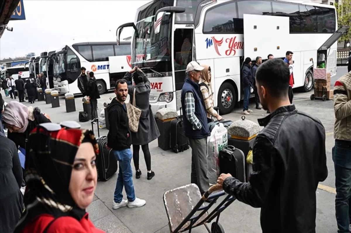 Bayram için otobüs biletleri tükendi, ek seferler düzenlendi