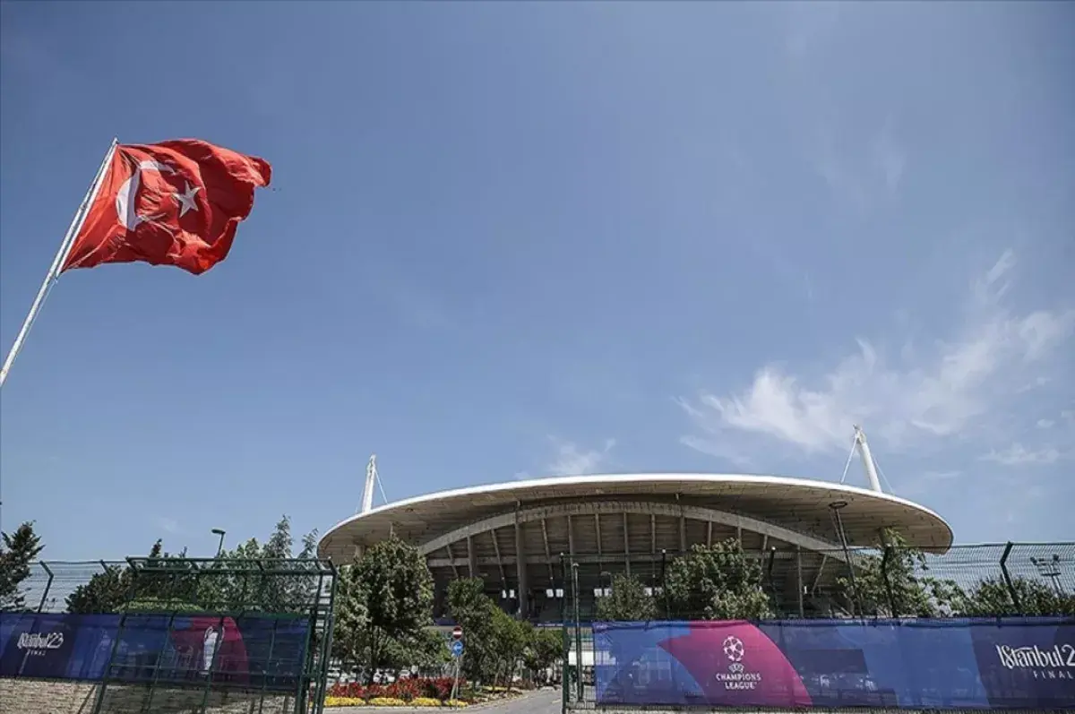 Atatürk Olimpiyat Stadı, UEFA Şampiyonlar Ligi finalini bekliyor