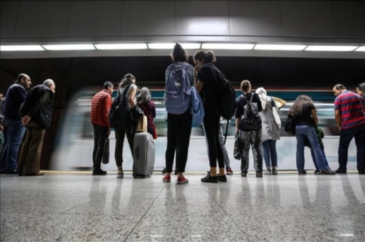 Marmaray'da yolcular hem mobil internetten yararlanacak hem de sesli görüşme yapabilecek