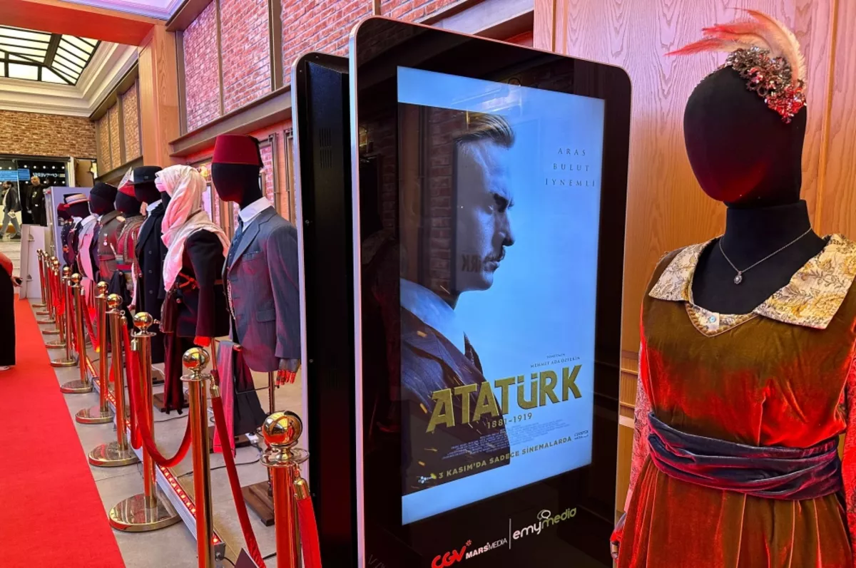 "Atatürk 1881-1919" filminin özel gösterimi yapıldı