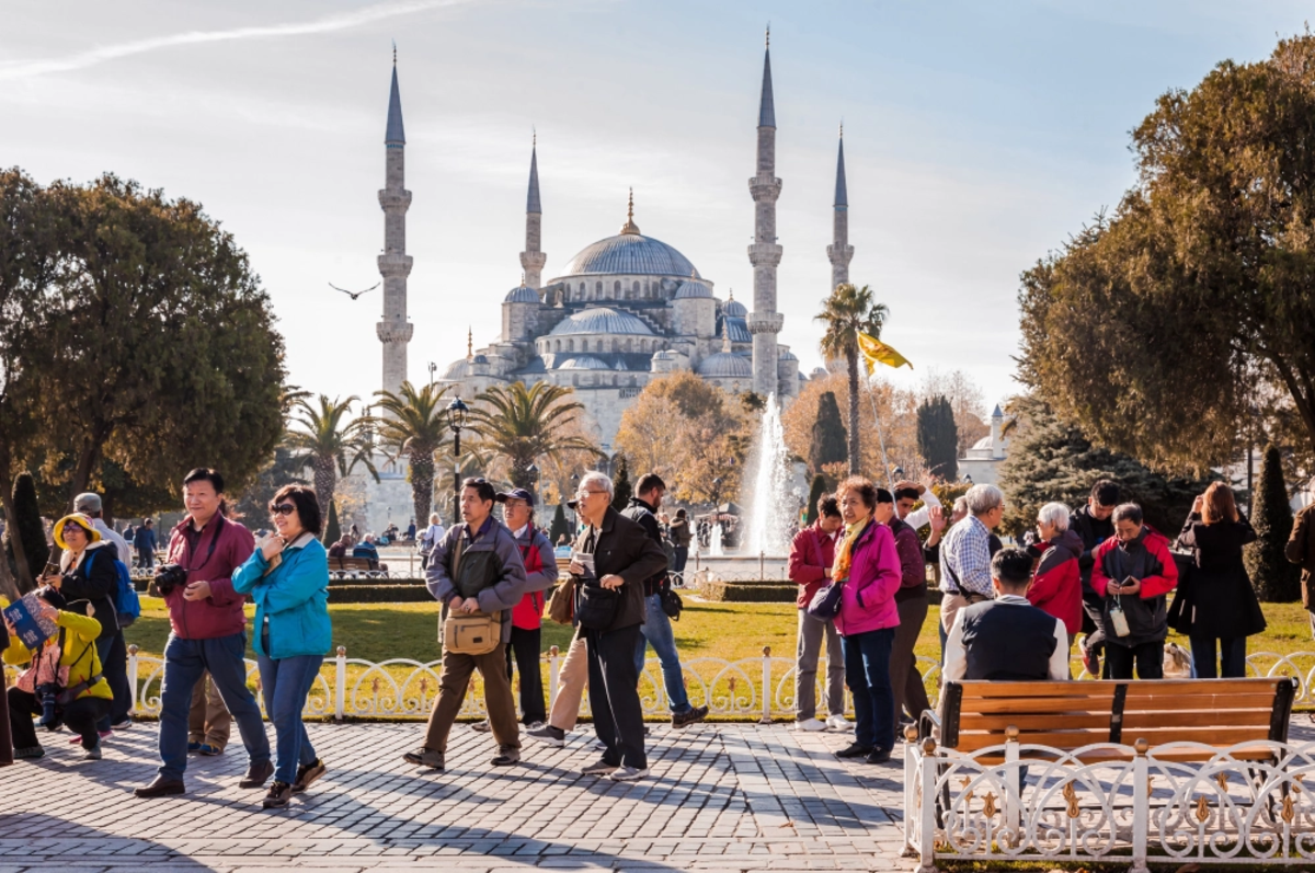 Turizmde sezon uzadı alışverişte ciro arttı