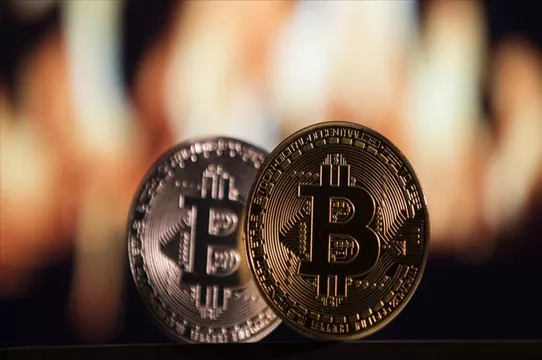 SON DAKİKA! Bitcoin’de sert düşüş: 93 bin doların altına geriledi