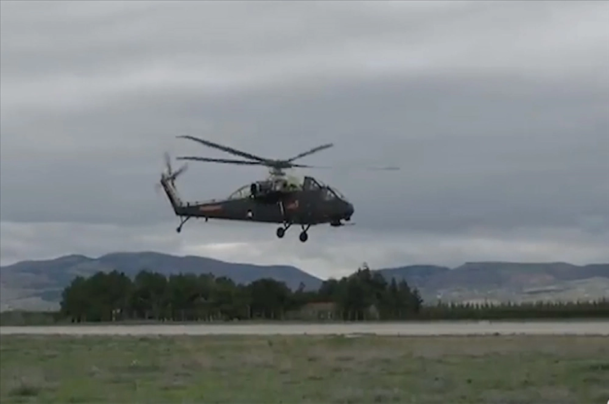 Ağır sınıf taarruz helikopteri ATAK-2 ilk kez havalandı