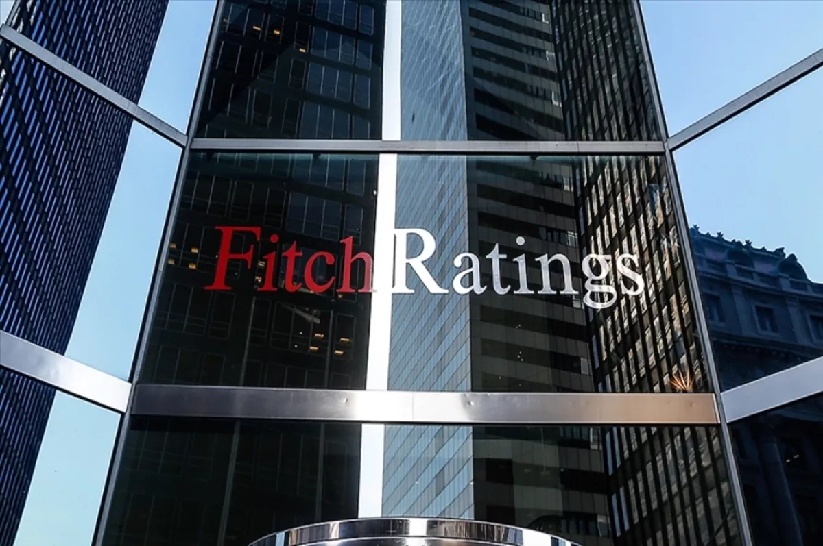 Fitch, 2023 büyüme tahminini yükseltti: Fed’in gevşeme döngüsü başlamak üzere