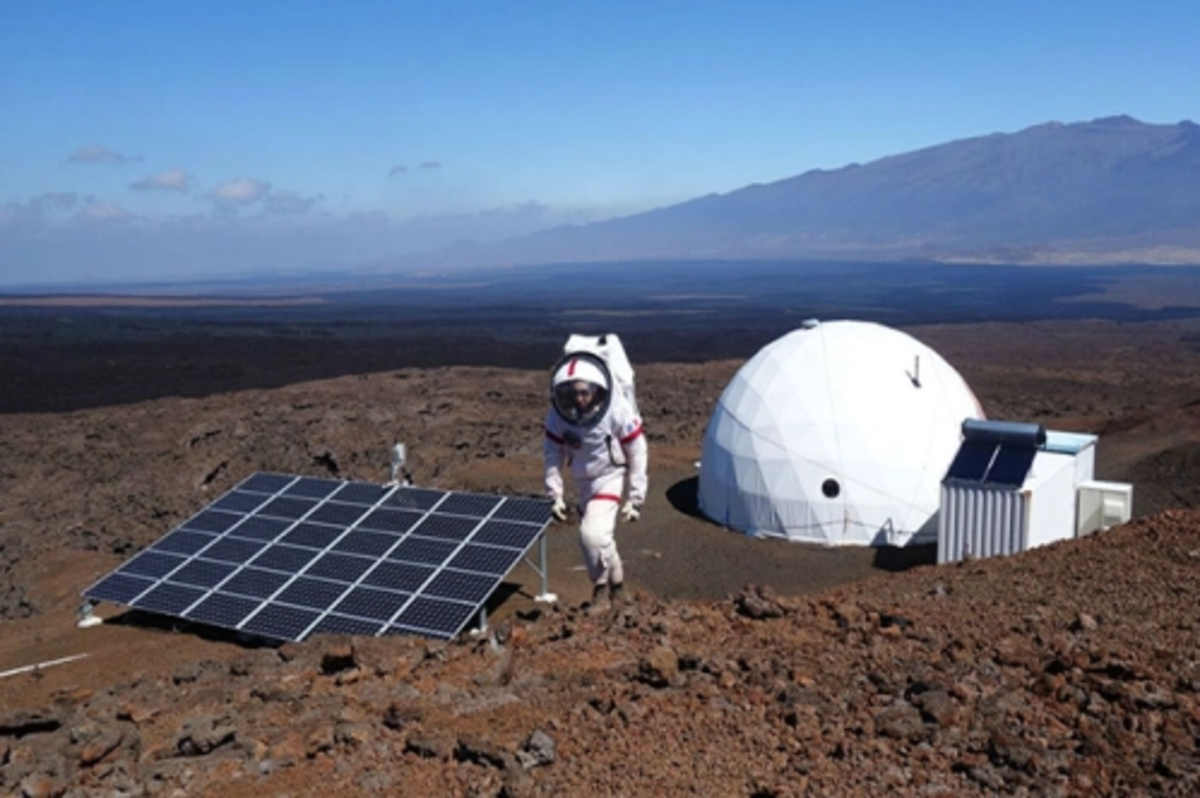 Bir yıl Mars’ta yaşadılar!