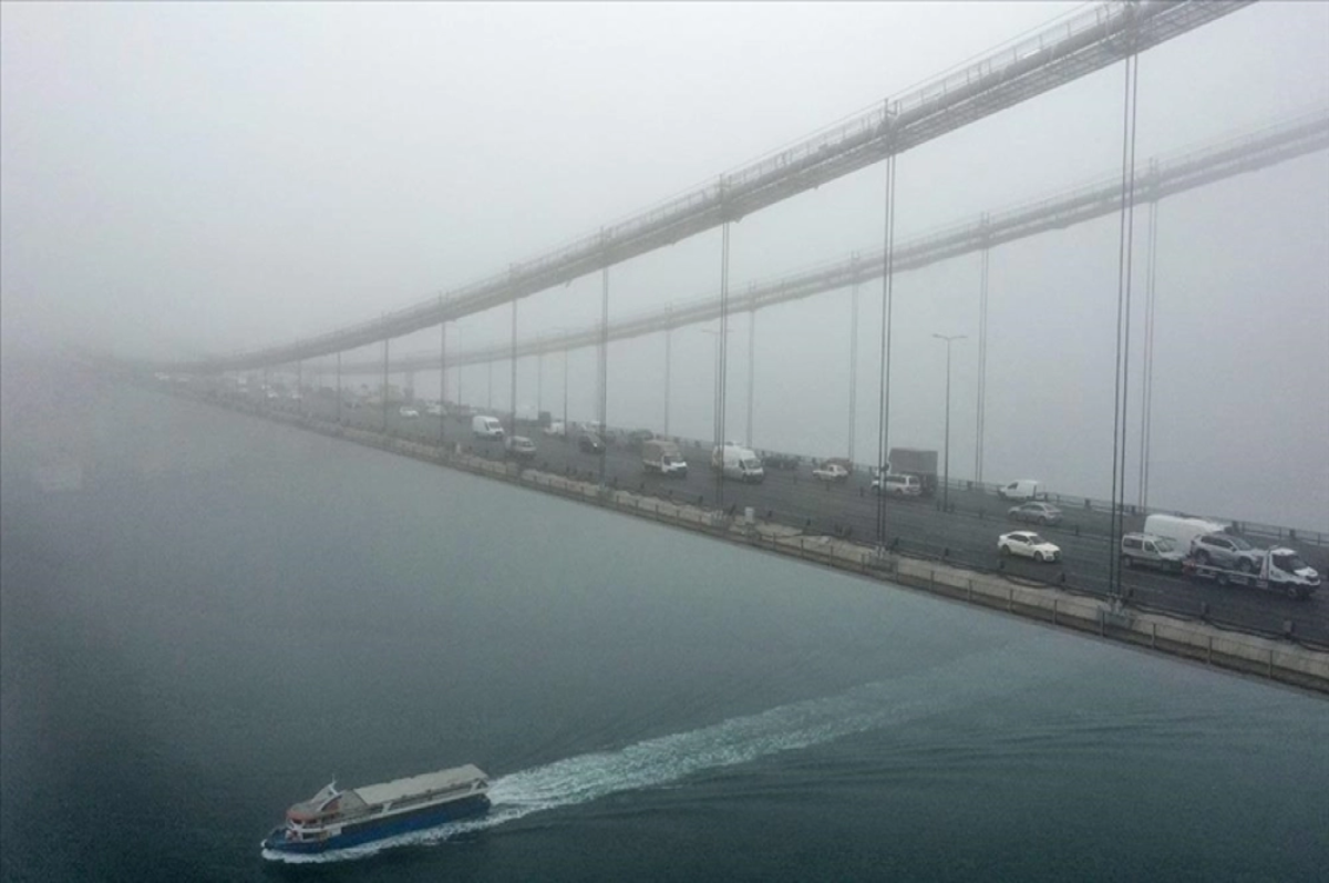 SON DAKİKA: İstanbul Boğazı gemi trafiğine kapandı, vapur seferleri iptal