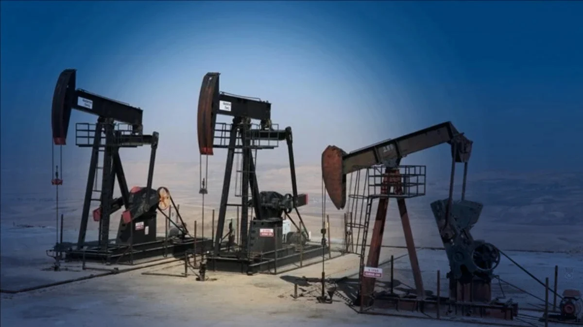 Petrol fiyatlarında kayıp serisi sürüyor: İran muafiyeti ve Hürmüz etkili oldu