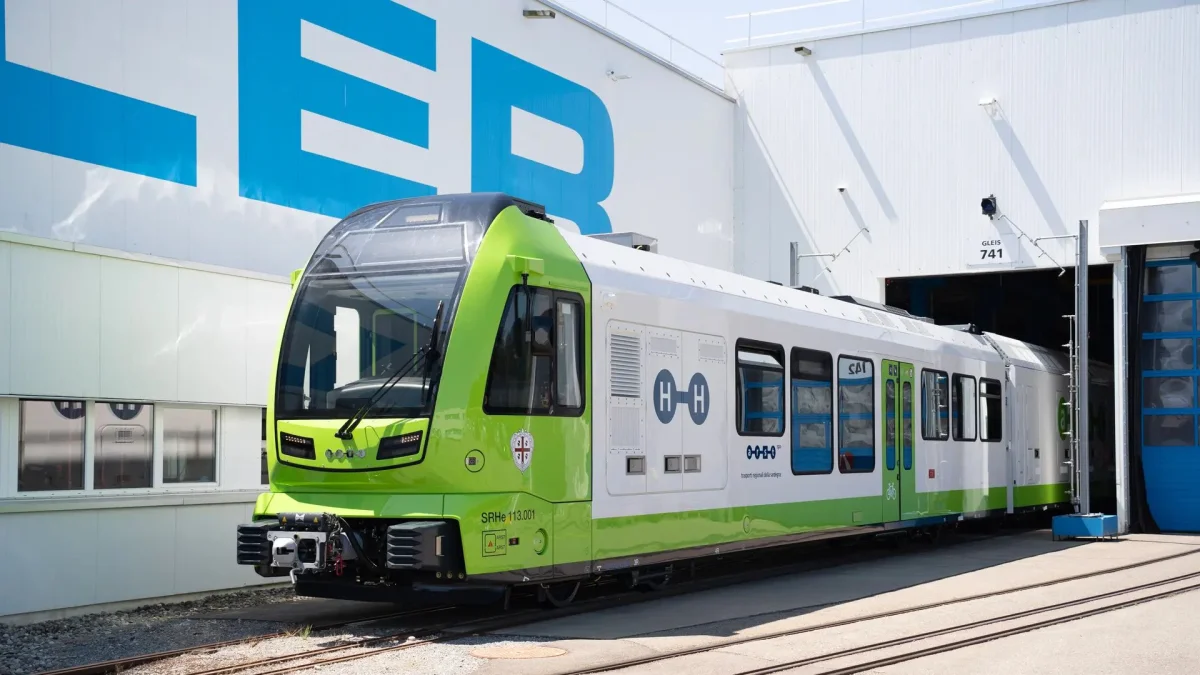 Dünyanın ilk dar hatlı hidrojen treni, dizel lokomotiflerin yerini alacak
