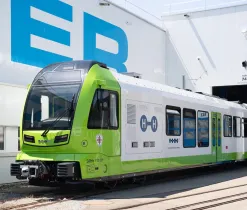 Dünyanın ilk dar hatlı hidrojen treni, dizel lokomotiflerin yerini alacak Dünyanın ilk dar hatlı hidrojen treni, dizel lokomotiflerin yerini alacak