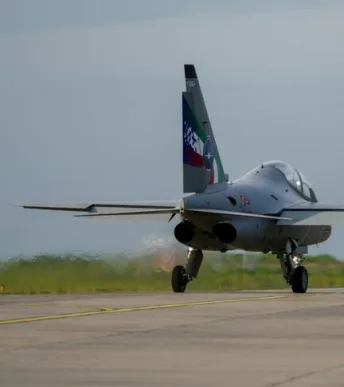 BAYKAR'DAN TARİHİ TEST KIZILELMA ile M-346 ilk kez ortak uçuş gerçekleştirdi BAYKAR'DAN TARİHİ TEST KIZILELMA ile M-346 ilk kez ortak uçuş gerçekleştirdi