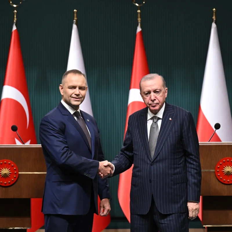 "SAVUNMADA İŞBİRLİĞİMİZ GÜÇLENİYOR" "SAVUNMADA İŞBİRLİĞİMİZ GÜÇLENİYOR"